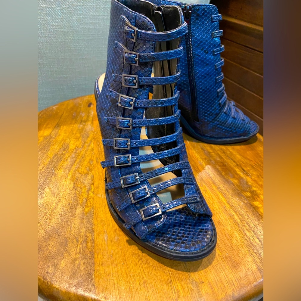 Comfort blue snakeskin-print open heel, open toe booties